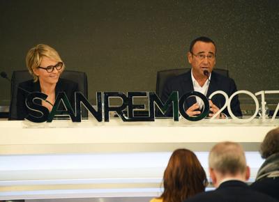 maria de filippi carlo conti sanremo 2017 0