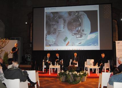 l’astronauta Luca Parmitano, ESA ad un evento UGIS sulla scienza a cui hanno partecipato oltre 400 persone a Piacenza