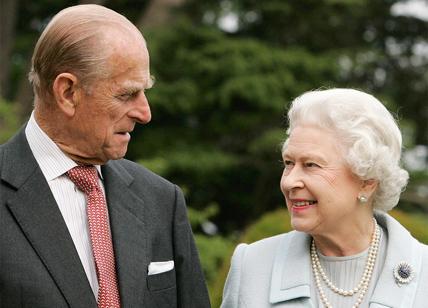 Lockdown GB, la regina Elisabetta e il marito si rifugiano a Windsor