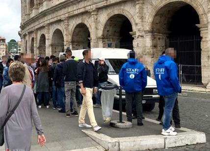 Colosseo, promoter abusivi avvicinano turisti: fermati in 60, due multati