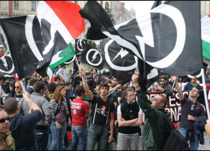 L'Ue vuole mettere al bando i movimenti neofascisti. Nel mirino pure CasaPound