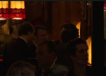 Francia, cena vip alla brasserie, "Macron indegno"