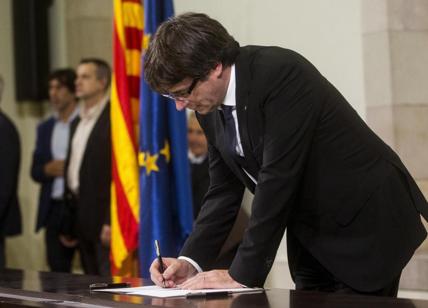 Rajoy pronto a commissariare la Catalogna. Spaccature tra gli indipendentisti