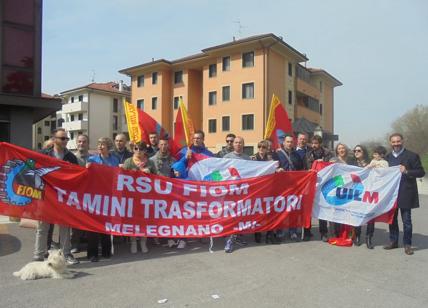 Tamini, i lavoratori protestano davanti allo stabilimento Novamont di Novara