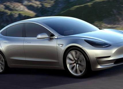 Il mercato delle auto abbandona il petrolio e passa ai motori elettrici Il mercato delle auto abbandona il petrolio e passa ai motori elettrici