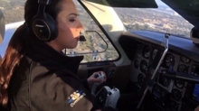 Il giro del mondo di Shaesta, la più giovane donna pilota afgana