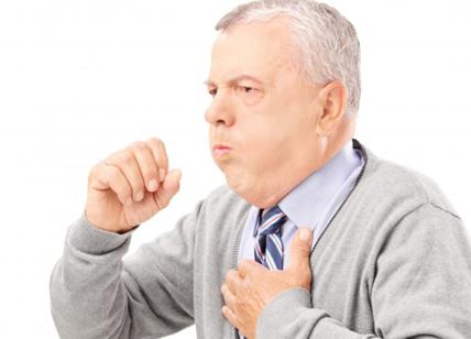 Tumore sintomi: questa tosse è uno dei sintomi del cancro. TUMORI NEWS