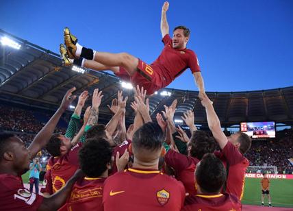 Roma, Totti: "Tifosi, io vi amo. Ho pianto tutti i giorni, finisce qui"