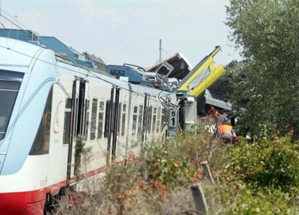 Disastro treni in Puglia: scontro in Salento e rifiuti su Lecce-Roma