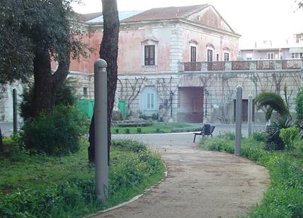 Cadavere a Villa Bonelli: si pensa all'overdose. Siringhe nell'area verde