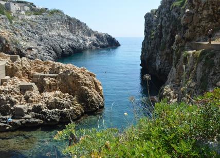 Salento sacro e profano: sulle spiagge la movida, a Leuca i pellegrinaggi Salento sacro e profano: sulle spiagge la movida, a Leuca i pellegrinaggi