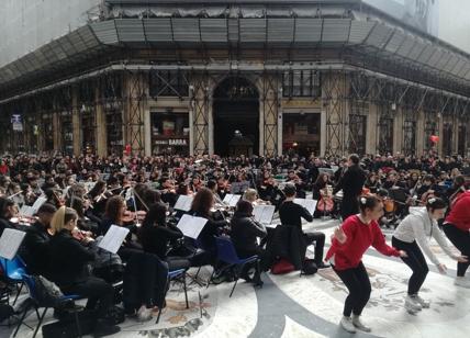 Generali Italia e Teatro San Carlo portano il musical in piazza col flash mob