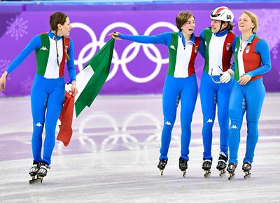 argento staffetta short track olimpiadi 2