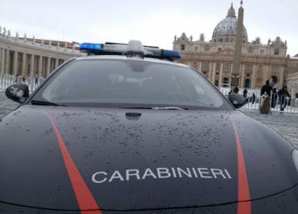 Roma: auto forza posto blocco, carabiniere spara, ferite 2 passanti