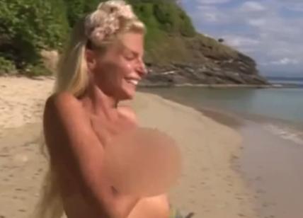Ragazza napoletana si fa riprendere la fica Ragazza napoletana si fa riprendere la fica