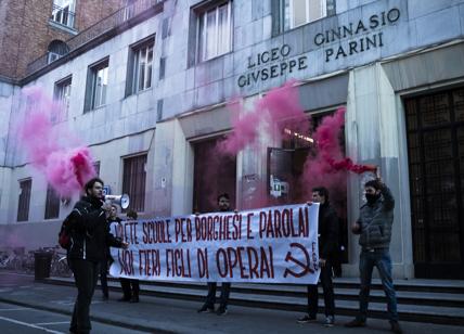 Milano, blitz Fgc al liceo Parini: "Volete i borghesi, noi figli di operai"