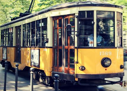 Milano: 7 fratellini azionano estintore sul tram, 11 intossicati