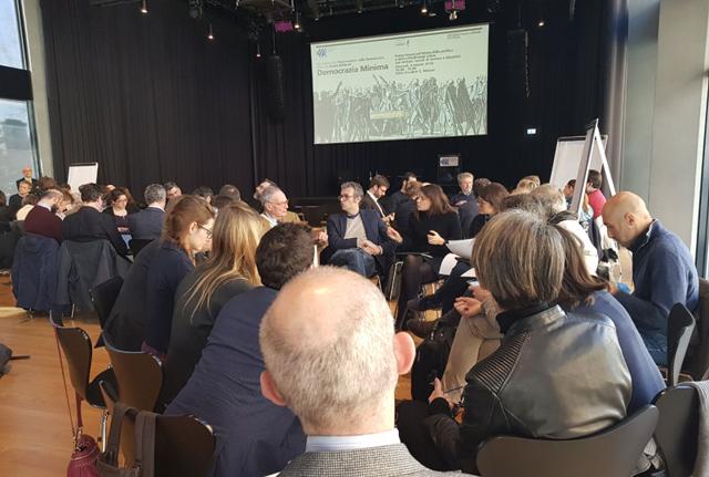 Il tavolo di discussione su social media e politica Il tavolo di discussione su social media e politica