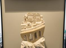 Ag. 2  Gravina in Puglia scultura A. Sette Al di là del ponte particolare