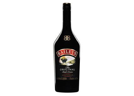Liquori: addio a Tom Jago, re dei distillati e inventore del Baileys