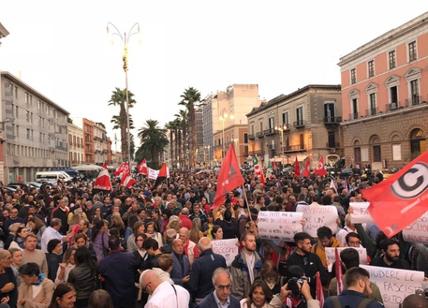 Corteo per dire No al fascismo Canfora: 'Bari si è svegliata'