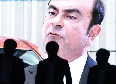 Carlos Ghosn ape 2