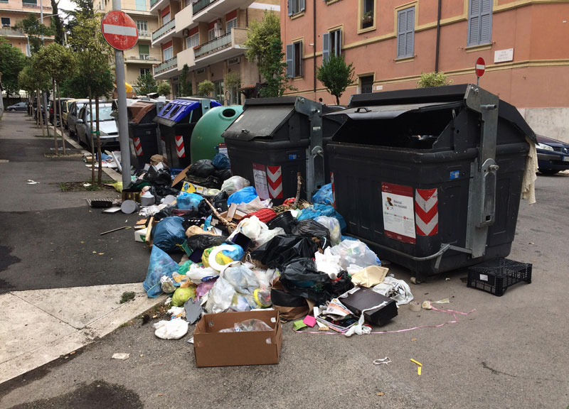 cassonetti rifiuti roma