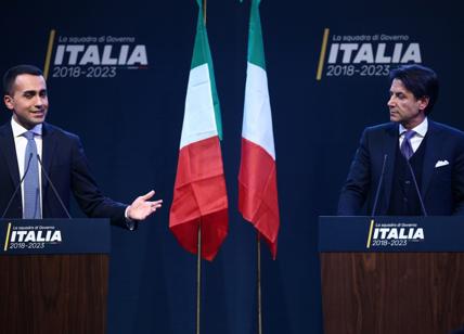 Governo Lega-M5S, Salvini-Di Maio "toni accesi". Avanti con Conte e Savona...