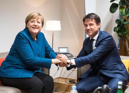 Conte:"Merkel è impressionata dalle nostre riforme".L'endorsement alla manovra