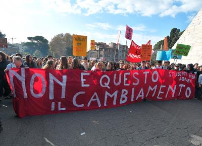 Corteo degli studenti contro le politiche del Governo ape