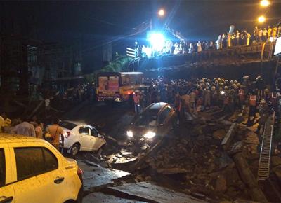 Crollo ponte india calcutta ape 2