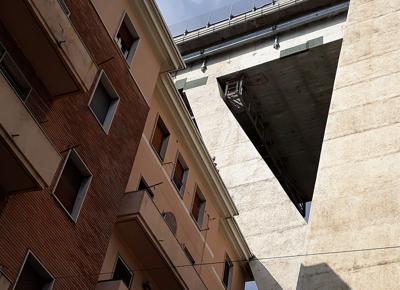 Crollo ponte morandi ponte crollato genova by luca sfollati ape 312