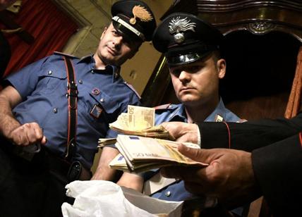 Roma, confessionale con sorpresa: il “pacco-bomba” contiene 36mila euro