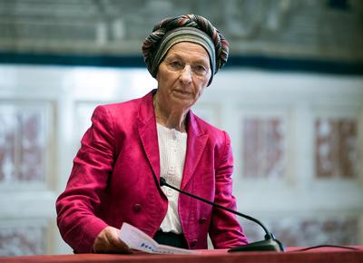Emma Bonino ape 3