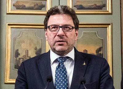 Giancarlo Giorgetti ape 3
