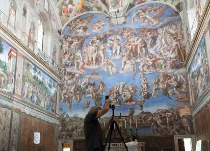Nove fotografi interpretano i Musei Vaticani. La mostra a Milano