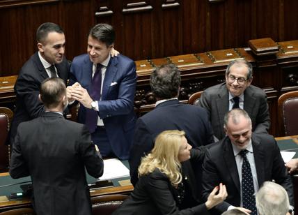 Sondaggio, il governo Lega-M5s stabile al 57,5%. La Meloni rosicchia voti a FI