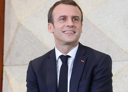 Macron svela il segreto del rilancio: "La crisi gilet gialli un aiuto per me"