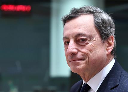 Draghi: "Impossibile l'uscita dell'Italia dall'euro. Tassi bassi dopo fine Qe"