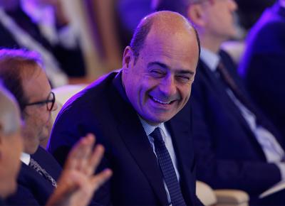 Nicola Zingaretti ape