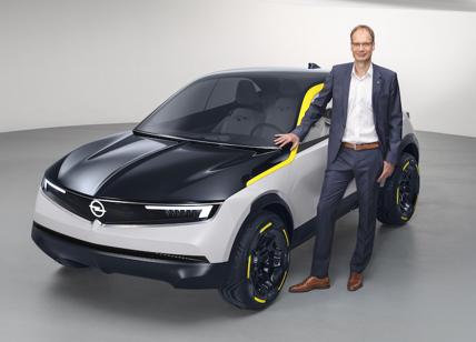 Per i suoi 120 anni Opel si regala l'elettrico