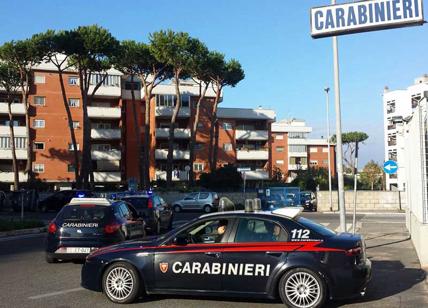 Madre e figlia aggrediscono i Carabinieri: schiaffi e spintoni dopo una lite