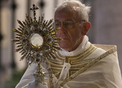Corpus Domini, Papa Francesco abbandona San Giovanni e celebra a Ostia