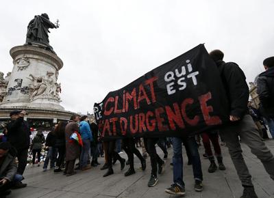 parigi manifestazione piazza