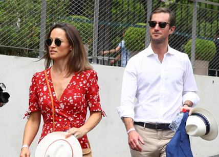 Pippa Middleton sexy al Roland Garros: curve e pancino in vista. FOTO
