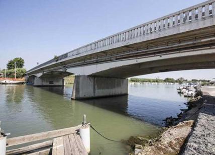 Vento a Fiumicino: Ponte della Scafa chiuso 2 giorni per la messa in sicurezza
