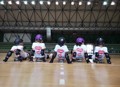 Ragazzi palestra skateboard