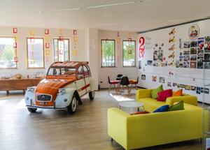 Citroen 2 CV: una splendida settantenne