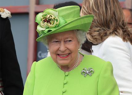 Regina Elisabetta morta per infarto? Buckingham Palace spiega il rumors