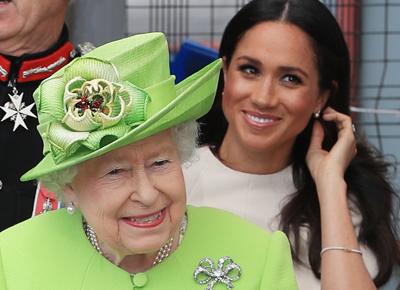 Regina Elisabetta II meghan markle ape 2